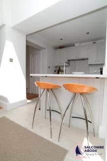 Stylish Coastal 3 Bed Haven - Close to town - 1