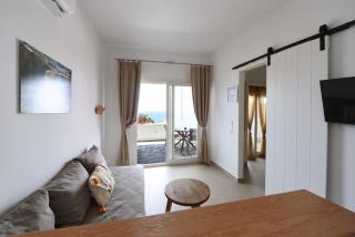 Giourgas Studios & Apartments - Provatas - 2