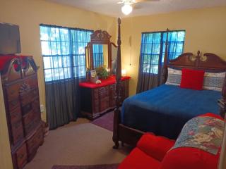 Mahogany Getaway - Herbal Healing US Virgin Islands - - 0