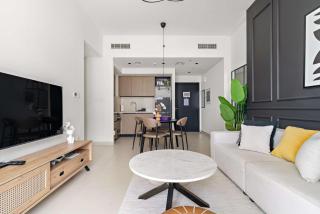 Silkhaus Chic 1BDR Near Burj Khalifa with Balcony - Dubai - 7