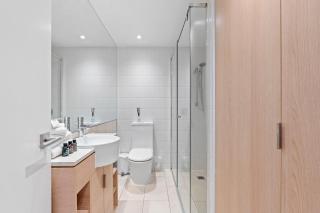 Broadbeach apartment level 10 with Beach Views - 2