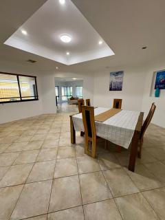 Seacrest - Spacious Beachside Retreat - Bunbury - 1
