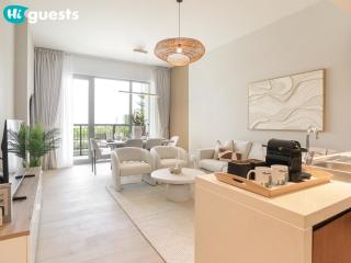 HiGuests - Lavish 2BR Apt with Private Beach Access - 0