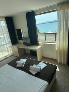 La Piazza Primorsko Rooms & Apartments - 2