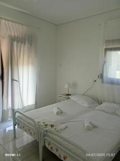 Alkyone 4 Bed Accomodation - Kala Nera - 9