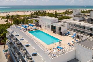 Spacious Studio with Roof Top Pool & Bar - 8