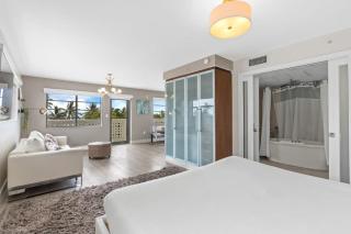 Spacious Studio with Roof Top Pool & Bar - 9