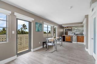Spacious Studio with Roof Top Pool & Bar - 7