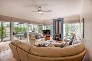 Seaside Serenity Villa - Spacious Dunsborough Stay - Dunsborough - 4