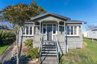 Ruapehu Cottage - Ohakune Holiday Home - 8
