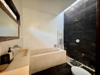 Villa Omarama Seminyak Beach - 6