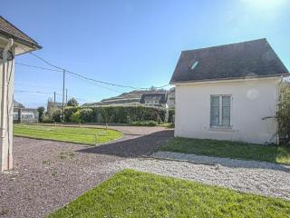 Spacious holiday home in Aure sur Mer with garden - 5