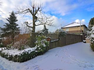 Garden-view Apartment in Heringhausen Lake City Centre - 9