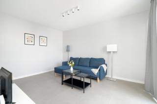 Stylish Apartment for 4 People with Parking in Poznań by Noclegi Renters - 0
