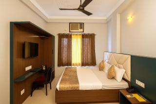 Hotel City Palace - 2