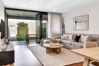 Relax at Ronnies Coastal Elegance near the Beach - Glenelg - 8