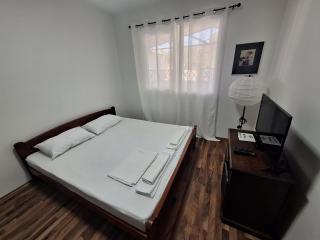 Villa Srna Apartments - 1