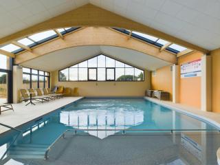 Piscine chauffée commune, 4 adultes 2 enfants - 6