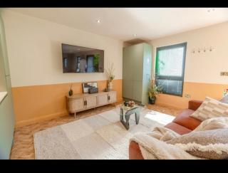 The Lodge Heaton Moor - Manchester - 1