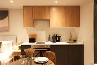 Air-Conditioned Studio, North London Access - New Southgate - 1