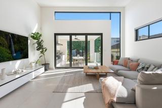 Designer Family Retreat with Pool Next to Cronulla - - 0