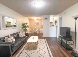 Prime Location and Stylish 1BR Apartment - Gym & Pool Access - 9