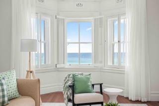 2-Bed Apartment with Stunning Bondi Beach Views - Sydney - 1