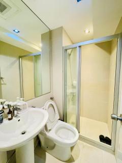 Poblacion Stay with Pool Gym Jacuzzi and Pool Table - Manila - 5