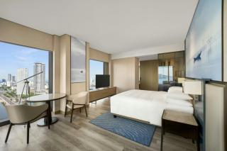 Courtyard by Marriott Danang Han River - 5