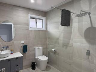 3Bed 2Bath home - Nth Central Reno metres from Hosp w Wifi - Shepparton - 5