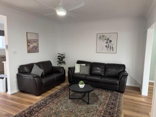 3Bed 2Bath home - Nth Central Reno metres from Hosp w Wifi - Shepparton - 4