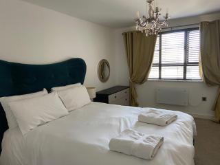 Marina Suite 1 Bed Duplex ER104 - Hull - 7
