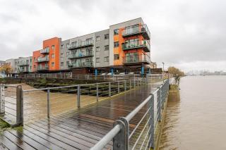 Amazing River view 2 bedroom apartment, sleeps 6 , balcony and parking - Londra - 9