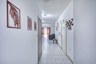 Spacious 3-Bedroom Apartment in St'Pauls - 9