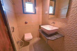 Hotel Vrindavan Deluxe Kolhapur NEAR CENTRAL BUS STAND - Kolhapur - 1