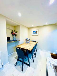 HomeDecor Cottages - Castle Walk House - 6