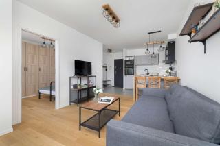 Functional Apartment with Parking in Cracow by Noclegi Renters - Cracovie - 4