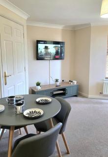 Shrubbery - Balcony Apartment - High Wycombe - 8