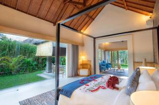 Suara Air Luxury Villa Ubud - Ubud - 2
