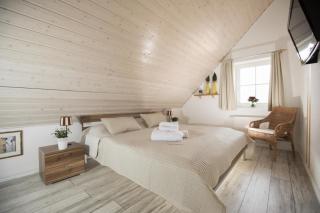 Schwalbennest Greetsiel für bis zu 6 Personen mit Kaminofen, Whirlpool und Sauna - Haustiere herzlich willkommen, nah am Hafen - 1