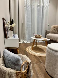 Emilys Apartment - 1