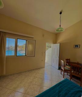 Aronis Spyros Panoramic Seaview Apartments - 3