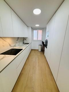 Luxury Renovated Apartment Stunning Views Pool and Golf resort 5star - 5