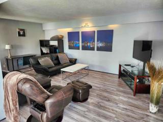 vistaeast Upper-Level Haven: 3-Bedroom Home - Vancouver - 0