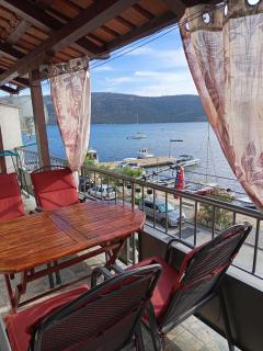 Sea View Apartment Sunrise Poljica & Blue Lagoon Rent A Boat - Poljica - 9