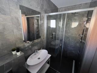 Guest House Lidia with Terrace & Free Parking - Zagreb - 2