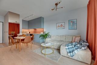 DOKI Living Suites - Foodhall & Parking by Downtown Apartments - 4