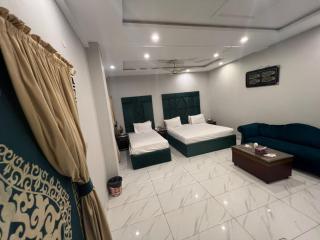 Hotel Grand Pearl - 9