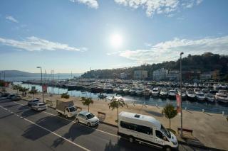 Gorgeous Bright 4bed Gem w ViewsBalcony! #115 - 4