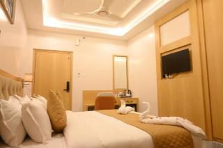 Hotel Kashi Crown - 7